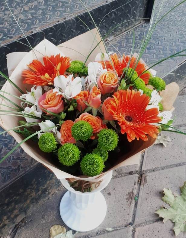 Букет цветов из: Герберы, Хризантемы, Альстромерии и Розы в Куркино