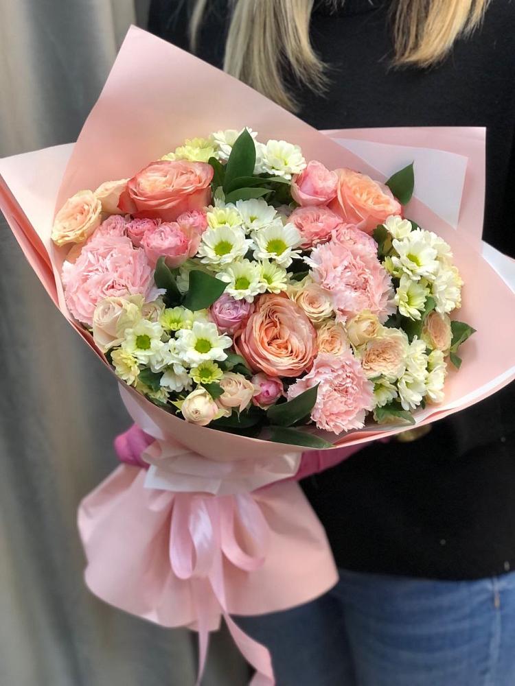 Букет цветов из: Гвоздики, Розы и Хризантемы в Куркино