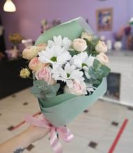 Букет цветов из:  Хризантемы и Розы в Куркино