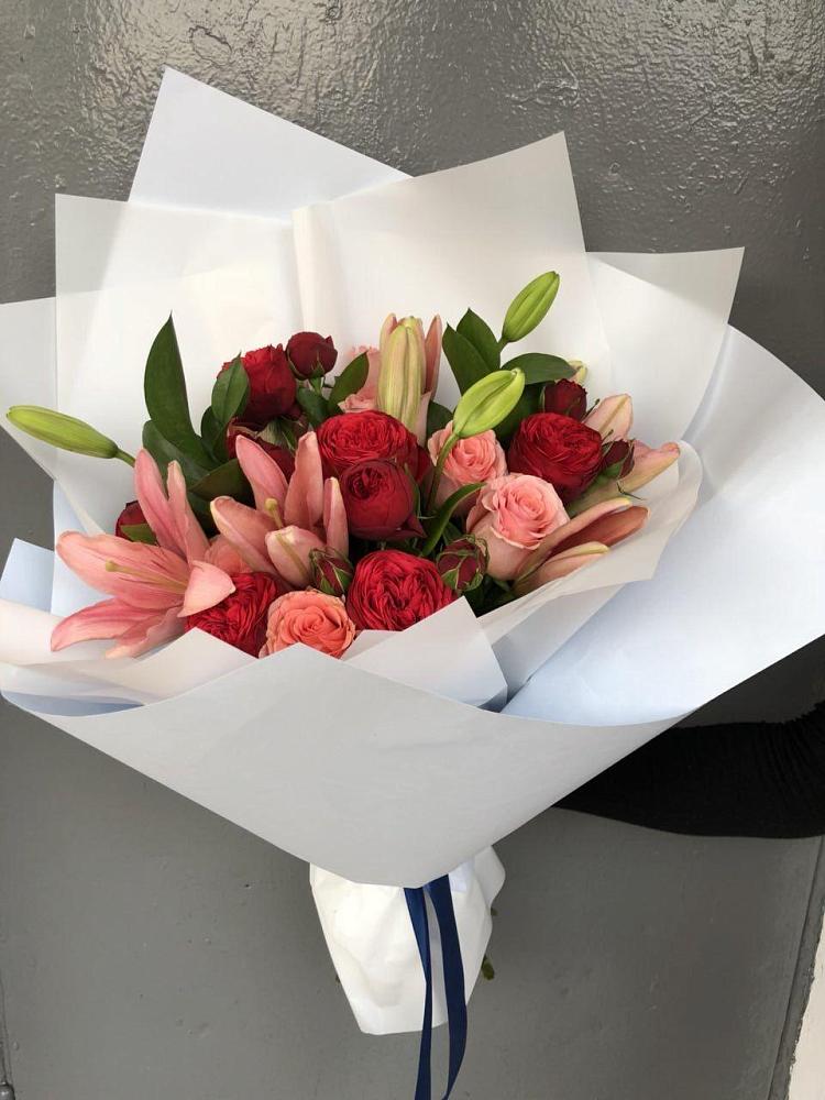 Букет цветов из: Лилии и Розы в Куркино