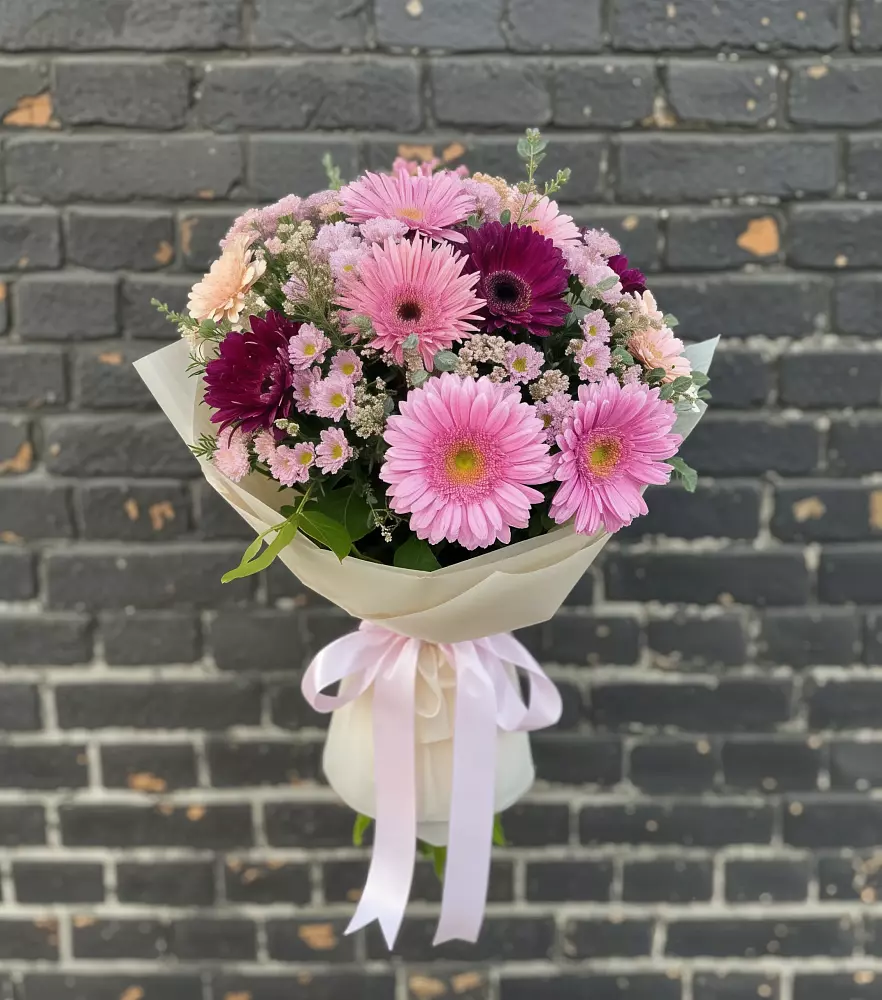 Букет цветов из: Герберы и Хризантемы в Куркино
