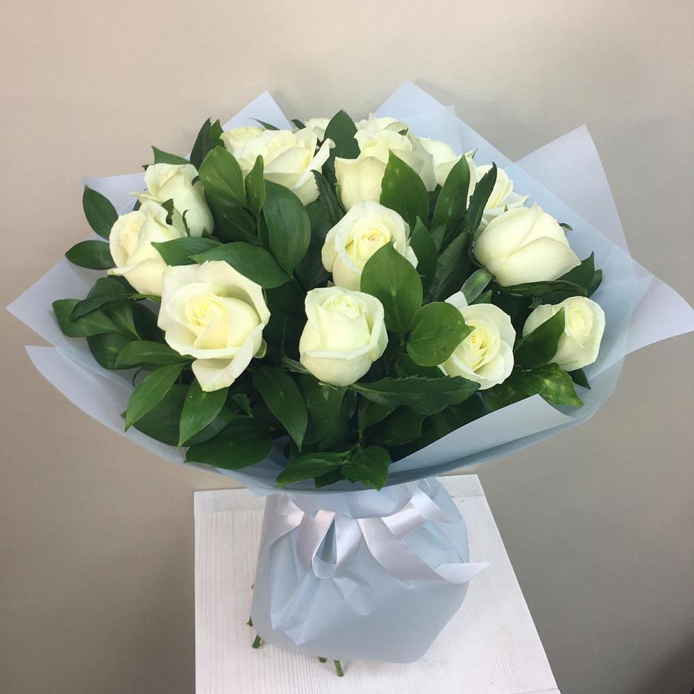 Букет 15 Белых роз Проуд в Куркино