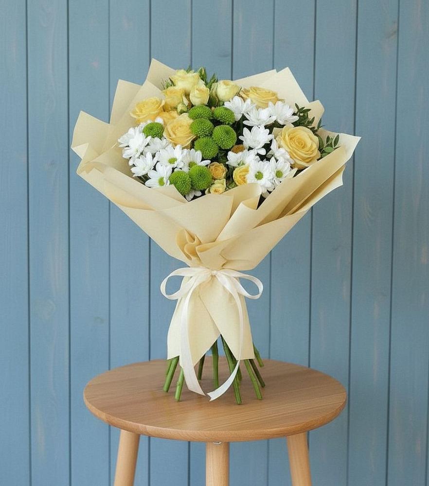 Букет цветов из: Хризантемы и Розы в Куркино