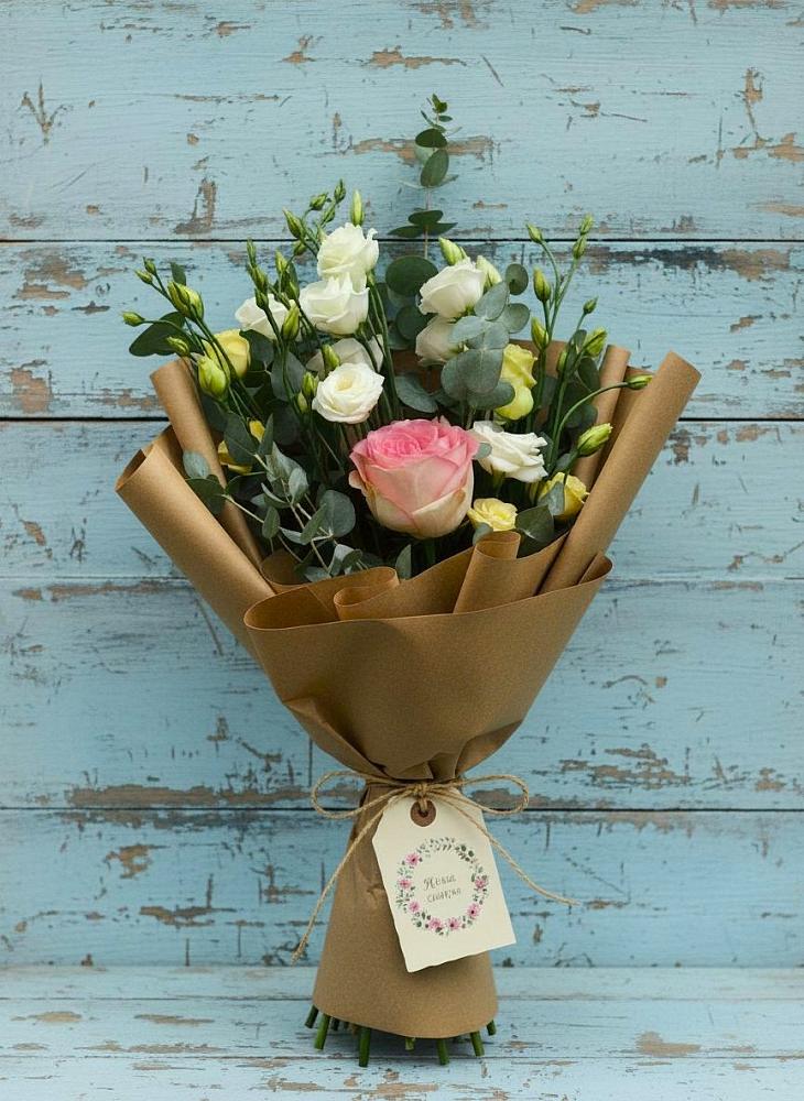 Букет цветов из: Розы и Лизиантусы в Куркино