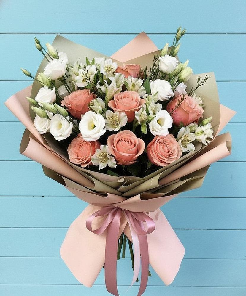 Букет цветов из: Розы, Альстромерии и Лизиантусы в Куркино