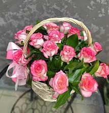 Цветочная композиция из Розы в корзине в Куркино