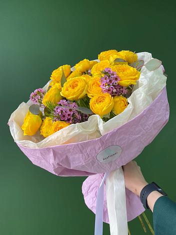 Букет Кустовые желтые розы в Куркино