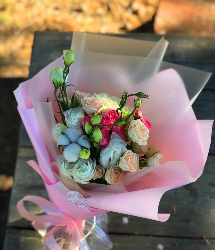 Букет цветов из: Розы и Лизиантусы в Куркино