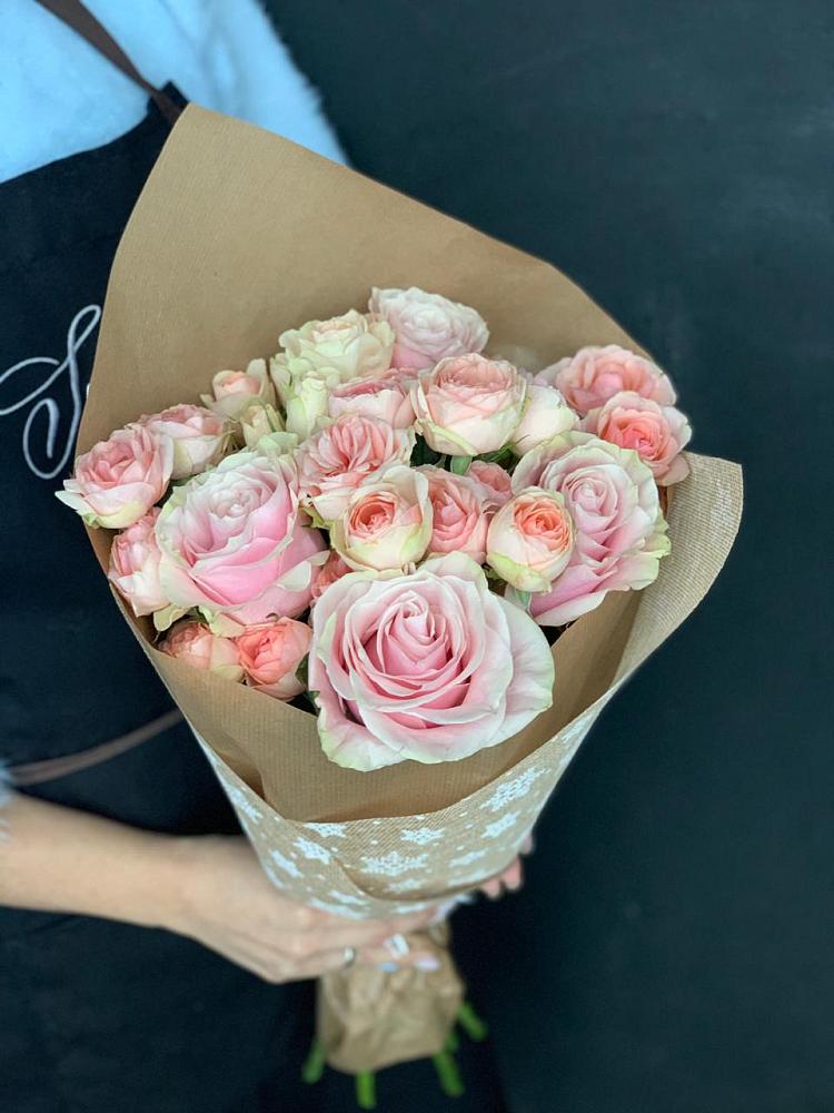 Букет цветов из: Хризантемы и Розы в Куркино