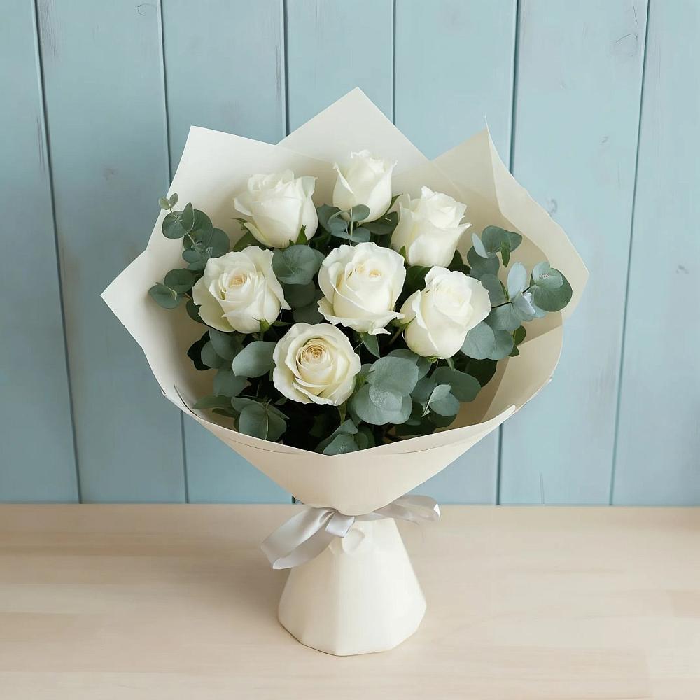 Букет Белые розы в Эвкалипте в Куркино