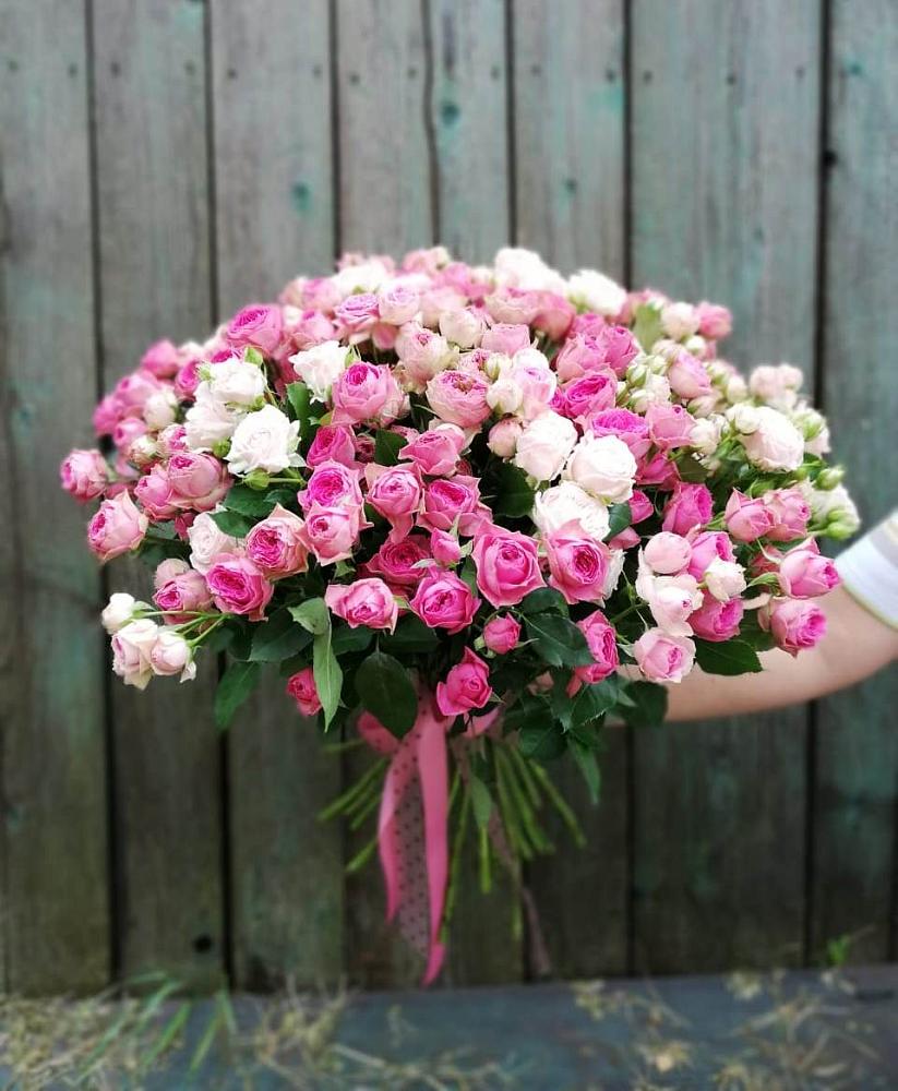 Букет Розовые кустовые розы Натали и Лав Лидия в Куркино