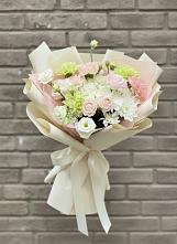Букет цветов из:  Гвоздики, Розы, Лизиантусы и Хризантемы #REPLACE_PRED# Куркино