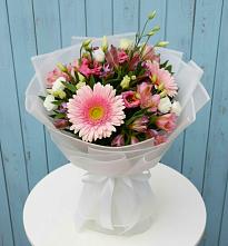 Букет цветов из:  Герберы, Альстромерии и Лизиантусы в Куркино
