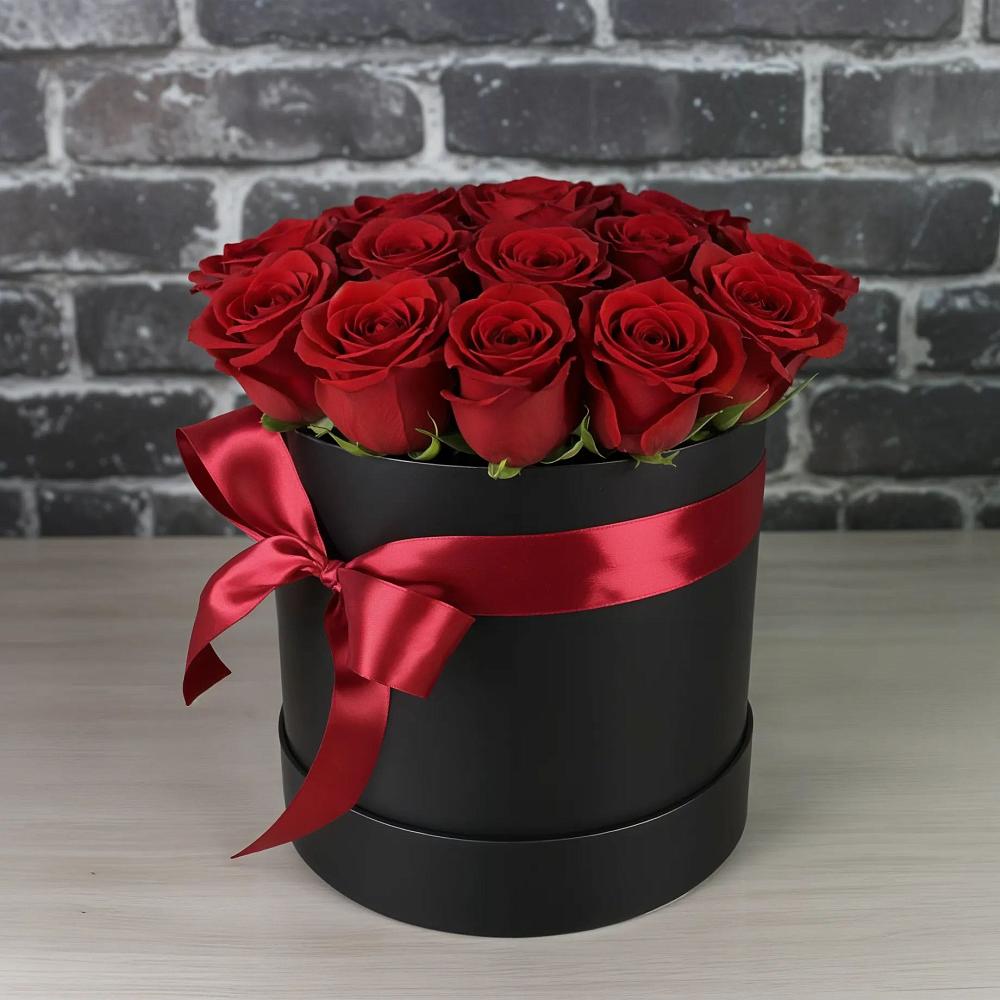 Цветочная композиция из Розы в шляпной коробке в Куркино