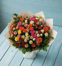 Букет Микс из разноцветных кустовых роз в Куркино